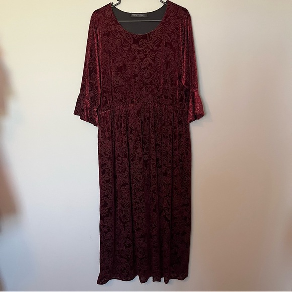 Chris & Carol Red Bell Sleeve Gown 3X - Picture 1 of 8